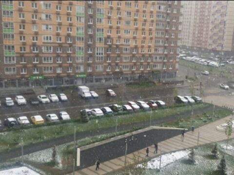 Ощущается как -5: на Ленинский округ обрушился снегопад Новости Видное 
