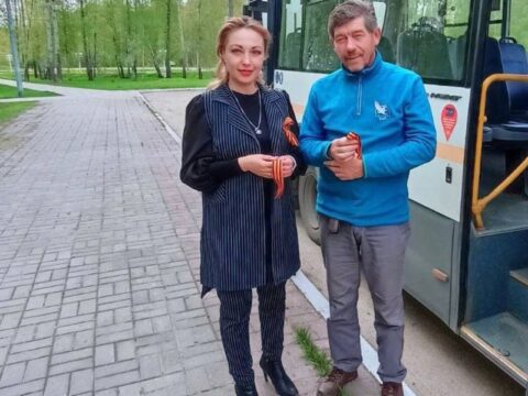 В автобусах Ленинского округа начали раздавать георгиевские ленточки Новости Видное 
